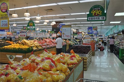 E-mart內的超市都好好行, 好多得意野買, 包括零食同日用品