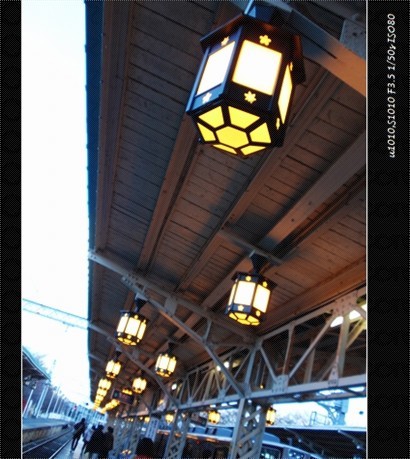 阪急嵐山站，特色吊燈