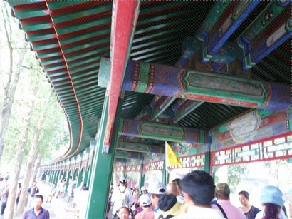 長廊，全長728米，是中國園林中，最長的遊廊。