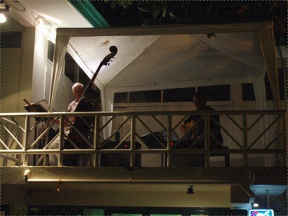 Live Jazz Band 在門外二樓