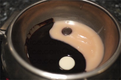 yin yang chocolate fondue