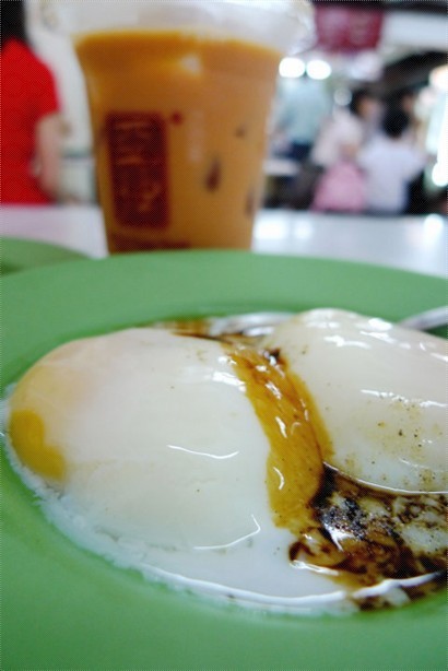 早餐($4.1) 咖央多士+2隻半熟蛋+冰奶茶