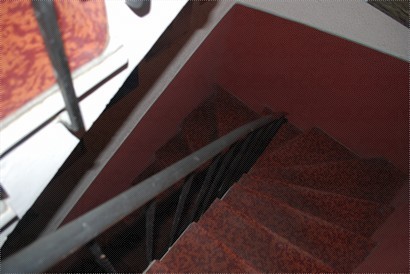 搬到傻嘅樓梯
