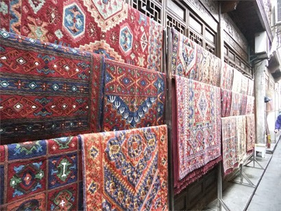 有尼泊爾的地毯賣呢～
