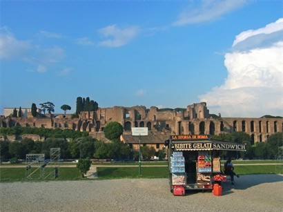 Baths of Caracalla, 點解唔飛咗間小食店先影? 因為架巴士係行緊,影到咁已經好勁!