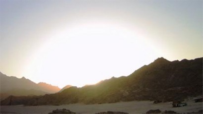 沙漠中的夕陽西下