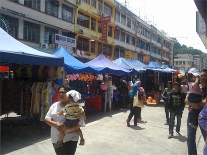Jalan Lebuh 街 (Sunday Market 的另一邊)