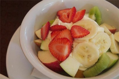 Fresh fruit with yogurt