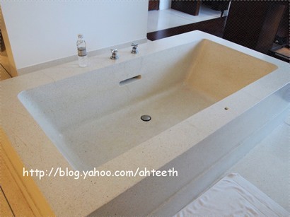 巨型浴缸