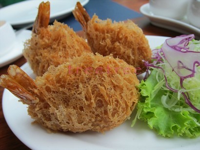 Fried Woo Kok with Prawn (Yam puffs)