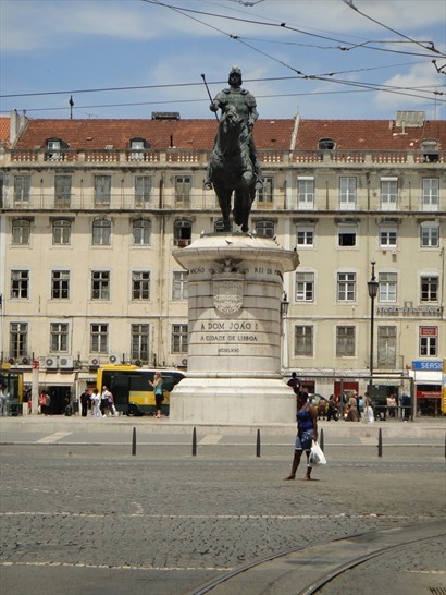 Praça da Figueira：King John I之銅像
