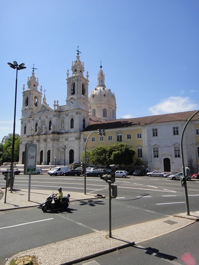 轉角有間大教堂Basílica da Estrela (Estrela Basilica）