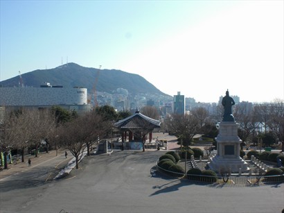從釜山塔入口回望釜山部份景觀