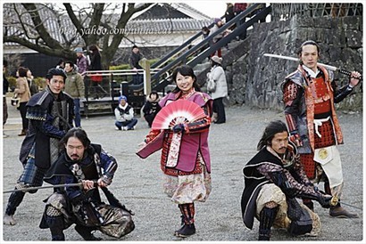 熊本城內的武士和忍者
