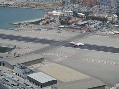 Gibraltar International Airport：飛機降落