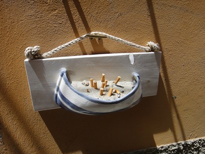 Porto Venere商店門外之煙灰缸