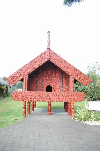 園內遍佈毛利族人的建築