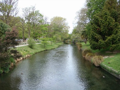 Avon River圍繞Hagley Park而流