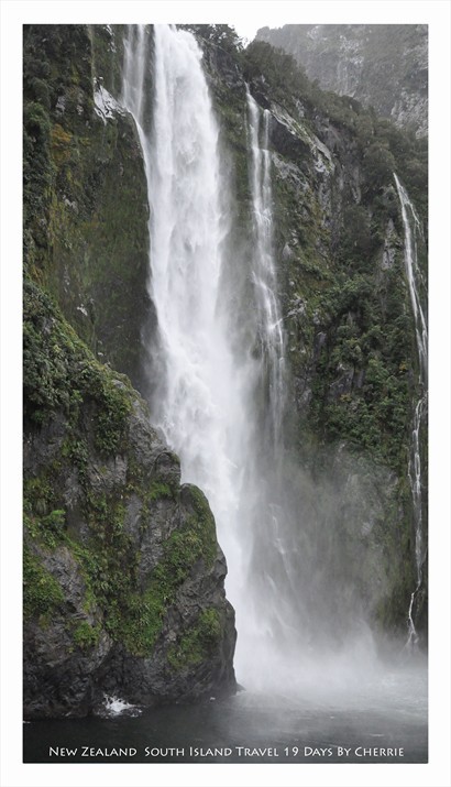 最大的博恩瀑布落差達160米,氣勢非常磅礡!