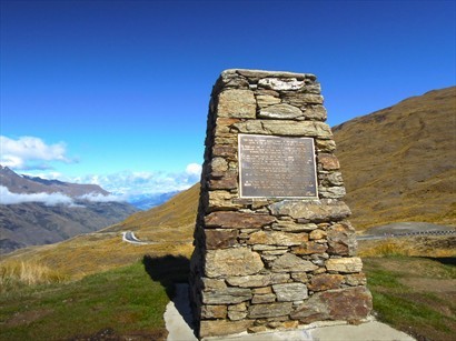 山頂高原上的紀念碑
