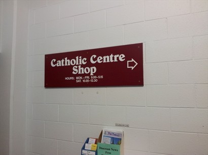 Catholic Centre Shop就在右邊