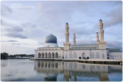 水上清真寺是一個很美麗的地方