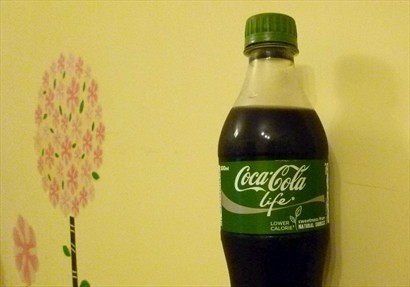 最好喝也最健康的COKE，目前只在英美推出賣。