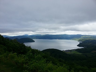 從有珠山眺望的洞爺湖就似一幅山水畫