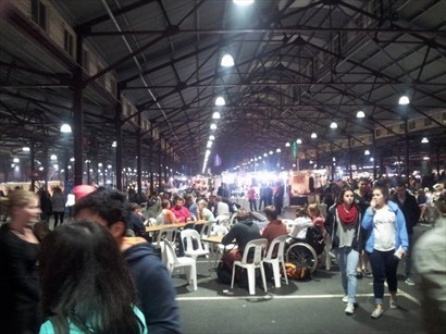 Queen Victoria Night Market也是人山人海的