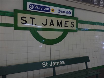 St James Station。頗有懷舊格調。