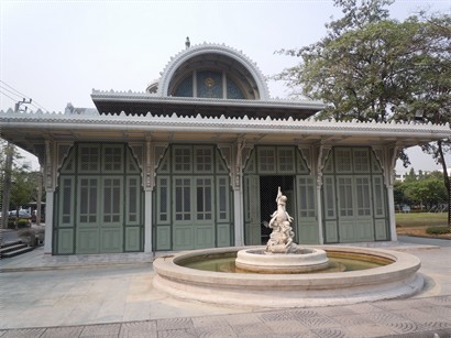 Thewarat Sapharom Hall