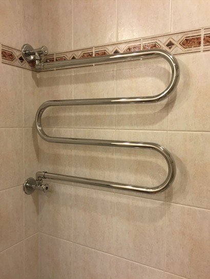 浴室內發熱暖管