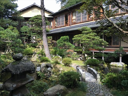 有部分房間是窗口對著日式花園