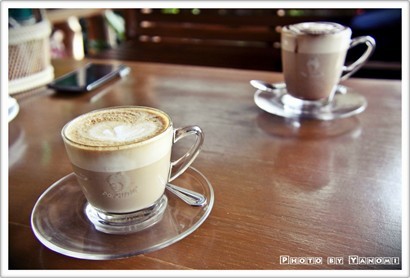 Cappuccino(75B) & Mocha(80B)  Mocha咖啡&朱古力味道平均~Cappuccino就重點得奶味