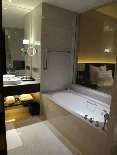 台北寒舍艾美酒店雙人房間浴室
