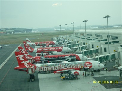 KLIA 吉隆坡國際機場2號大樓, 基本上係以亞洲航空為主要航空公司