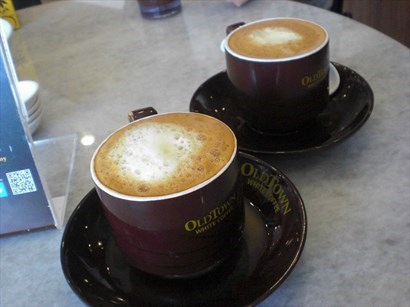 榛果白咖啡（RM5.9）、摩卡（RM5.9）