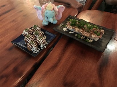 章魚小丸子/ 火燄三文魚沙律壽司