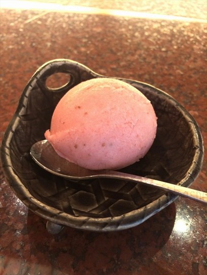 甜點：自家製紅莓雪葩 Raspberry Sorbet!