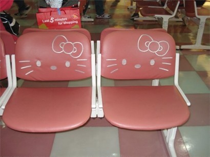 座椅都有Hello Kitty