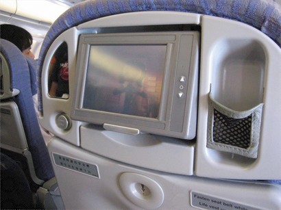A330 機上座位前的電視
