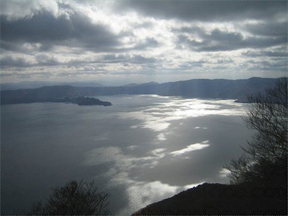 十合田湖全景