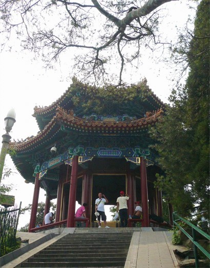 觀妙亭，直徑10米，翡翠綠色琉璃瓦，重簷、八角、攢尖頂。