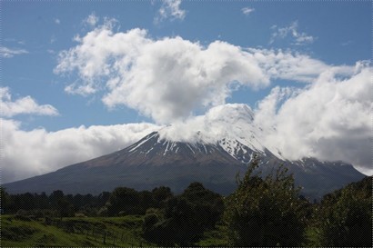 遠看Mt. Taranaki