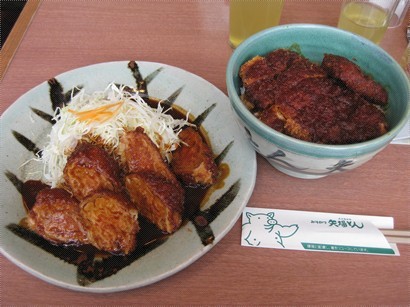 (左)味噌豬 ひれとんかつ (右)味噌吉列豬扒飯 みそかつ丼