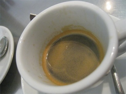 Espresso嗅起來不太香，層Crema就是薄得很