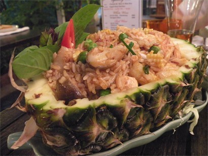 菠蘿抄飯---相對普通，如吃咖喱抄蟹的話配白飯更好