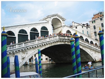  白色的麗亞德橋，是威尼斯的重要地標  