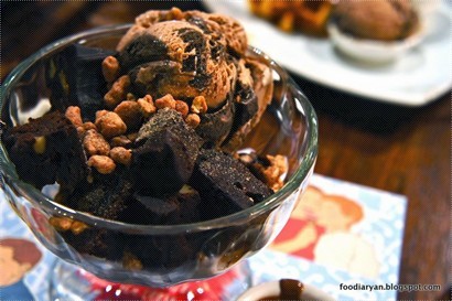 The Spectacular chocolate fudge brownie sundae 