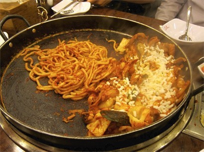 Fried Wudon with Cheese and Chicken Galbi